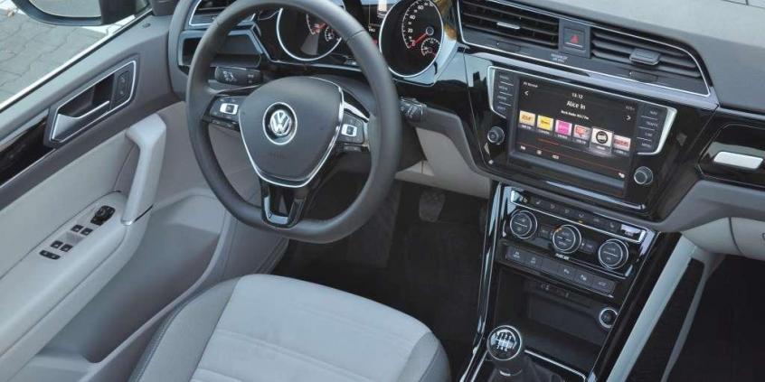 Volkswagen Touran 2.0 TDI - Solidny kawał przestrzeni