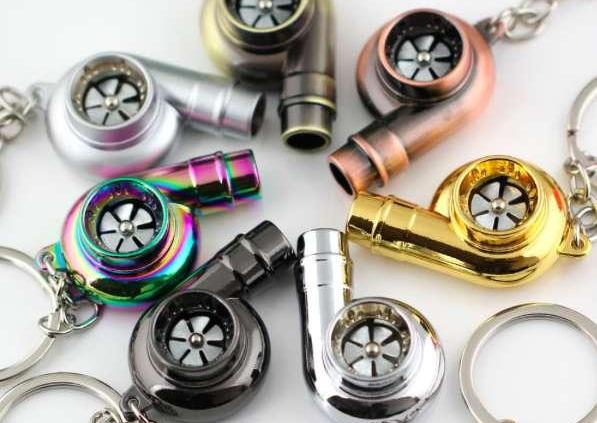 Pomysłowe prezenty dla fana motoryzacji pod choinkę