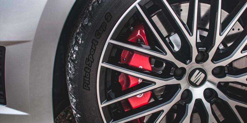 Seat Leon Cupra 290 - szybkość i precyzja