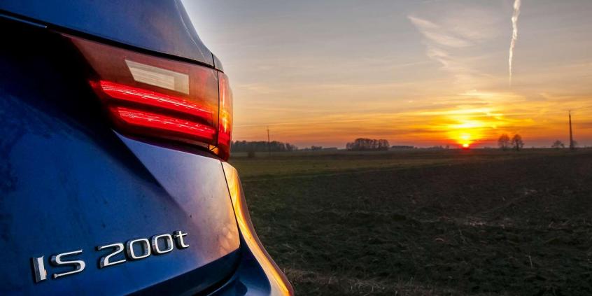 Lexus IS 200t - wojownik o gołębim sercu