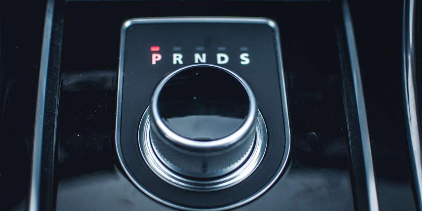 Jaguar XF - czarny charakter