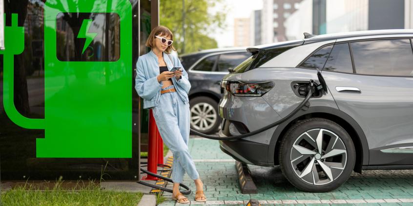 Obowiązkowa wymiana flot na elektryki w firmach