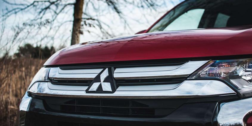 Mitsubishi Outlander Intense Plus 2.0 4WD CVT - solidny lifting