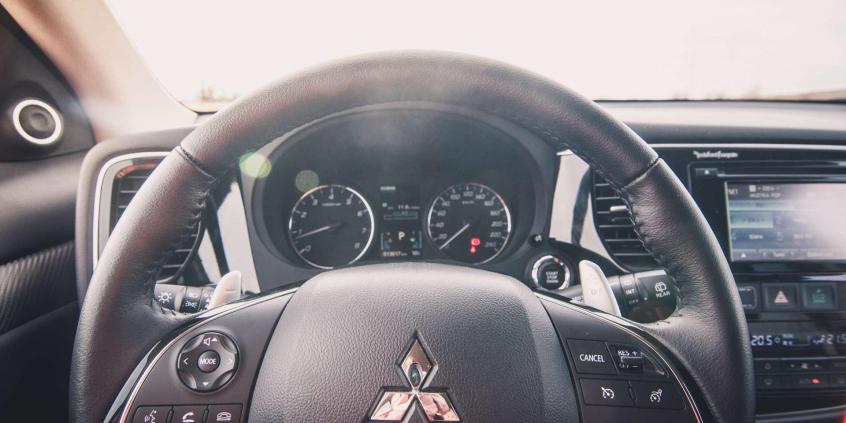 Mitsubishi Outlander Intense Plus 2.0 4WD CVT - solidny lifting