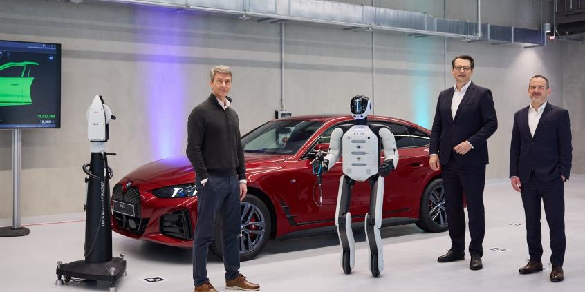 Nowy "pracownik" BMW ma koła zamiast nóg i nie zna zmęczenia. Robot AEON rusza do pracy w zakładzie w Lipsku