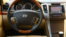 Hyundai Sonata 2008 - kokpit