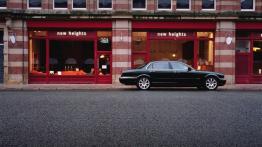 Jaguar XJ8 - prawy bok