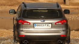 Subaru Tribeca 2008 - widok z tyłu