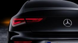 Mercedes CLA C117 Coupe Facelifting 2.1 220 d 177KM 130kW 2016-2018
