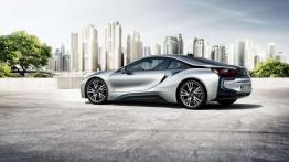 BMW chwali się technologiami w modelu i8