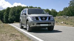 Nissan Pathfinder 2008 - widok z przodu