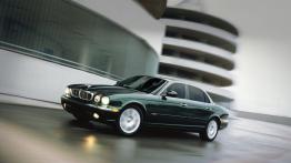 Jaguar XJ8