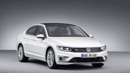Volkswagen Passat B8 Limousine 1.8 TSI BlueMotion Technology 180KM 132kW 2014-2018