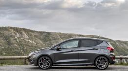 Ford Fiesta MAGNETIC ST (2018) - prawy bok