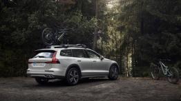 Volvo V60 Cross Country (2018) - prawy bok