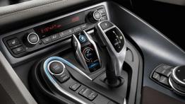 BMW chwali się technologiami w modelu i8