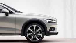 Volvo V60 Cross Country (2018) - prawe przednie nadkole
