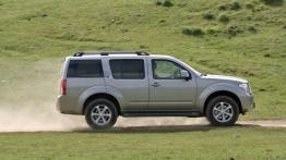 Nissan Pathfinder 2008 - prawy bok