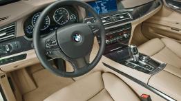 BMW 7 2008 - pełny panel przedni