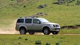 Nissan Pathfinder 2008 - prawy bok