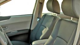 Subaru Tribeca 2008 - widok ogólny wnętrza z przodu