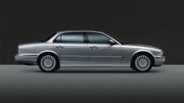 Jaguar XJ8 - prawy bok