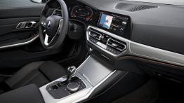 BMW seria 3 (2018) - pe?ny panel przedni