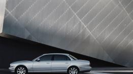 Jaguar XJ8 - lewy bok