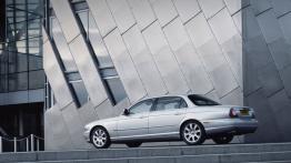Jaguar XJ8 - widok z tyłu