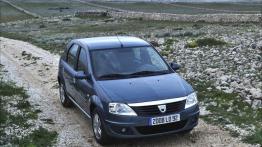 Dacia Logan 2008 - widok z przodu