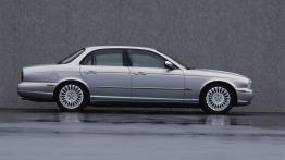 Jaguar XJ8 - prawy bok