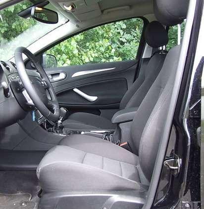 Ford Mondeo - auto Jamesa Bonda