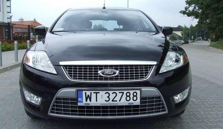 Ford Mondeo - auto Jamesa Bonda