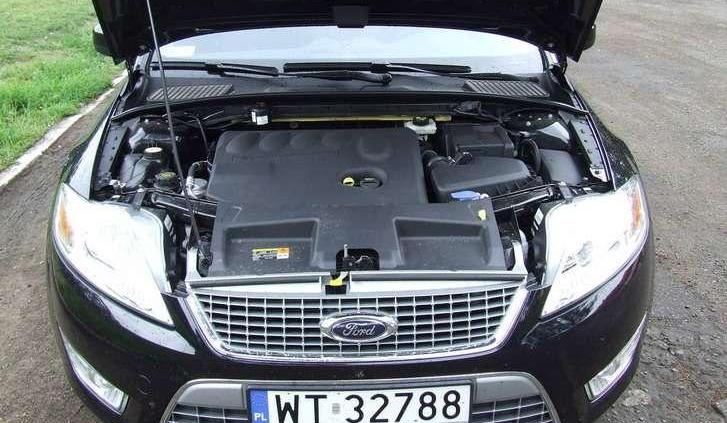 Ford Mondeo - auto Jamesa Bonda