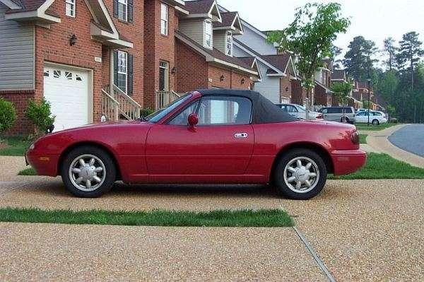 Najsłynniejszy roadster w historii motoryzacji - Mazda MX5