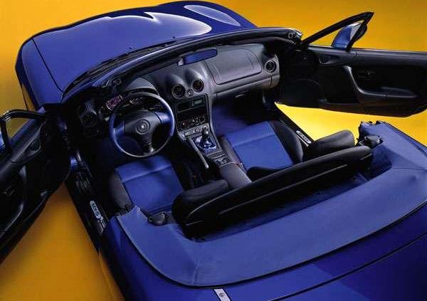 Najsłynniejszy roadster w historii motoryzacji - Mazda MX5