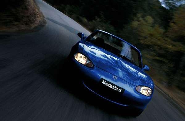 Najsłynniejszy roadster w historii motoryzacji - Mazda MX5