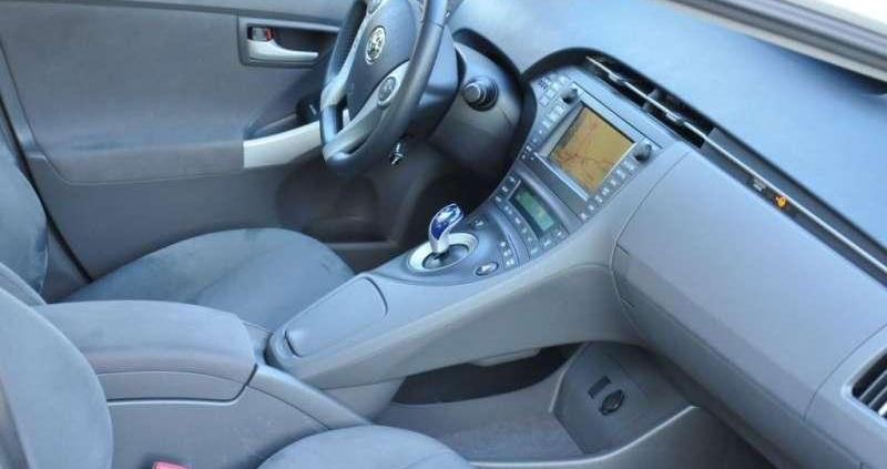 Toyota Prius - elektryk z doktoratem