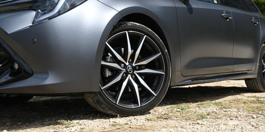Test: Toyota Corolla TS Kombi GR SPORT 2.0 Hybrid oferuje coś, co spotykamy w autach coraz rzadziej... Normalność