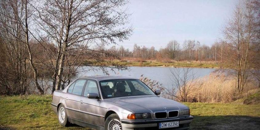 BMW Serii 7 - przystępny luksus