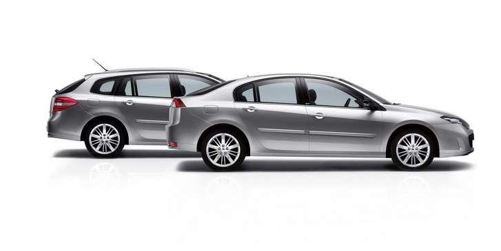 Renault Laguna GT z czterema skrętnymi kołami