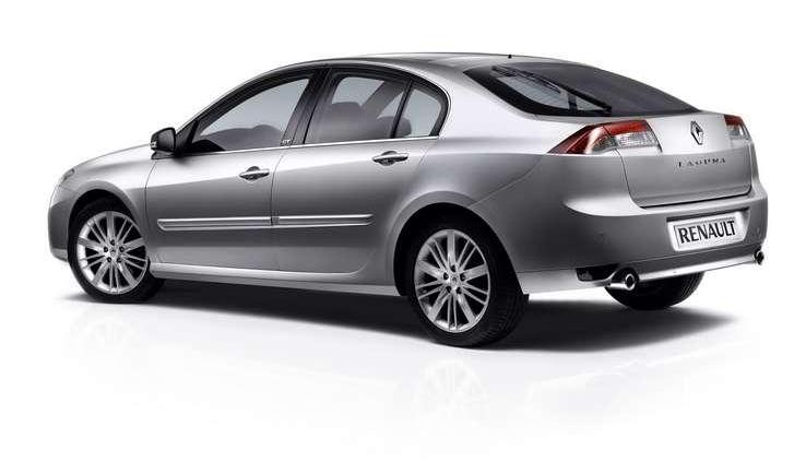 Renault Laguna GT z czterema skrętnymi kołami