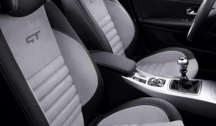 Renault Laguna GT z czterema skrętnymi kołami