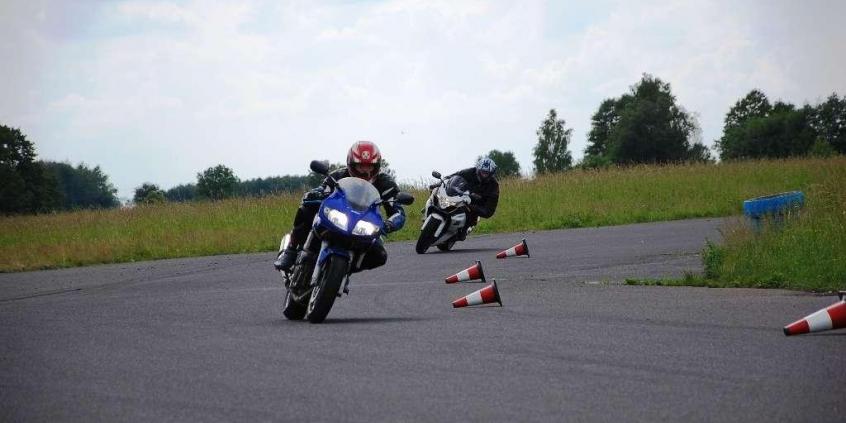 Wyższa szkoła jazdy Suzuki - prędkość może być bezpieczna
