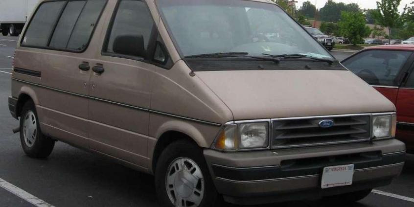 Ford Aerostar - kosmiczny twór