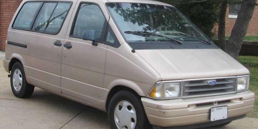 Ford Aerostar - kosmiczny twór
