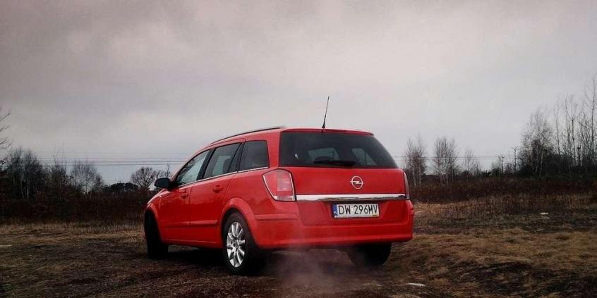 Opel Astra H - ubrana w codzienność