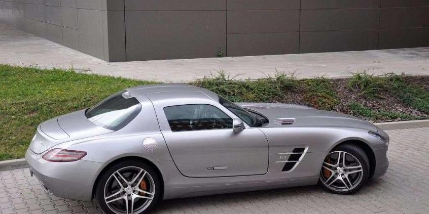 Cudownie szpanerski - Mercedes SLS
