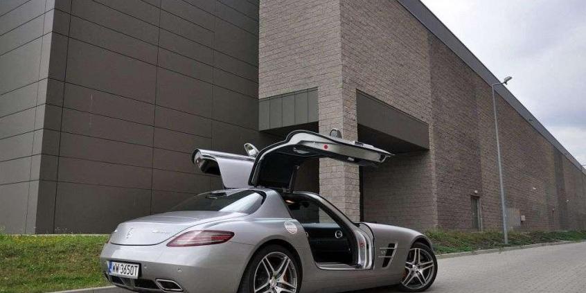 Cudownie szpanerski - Mercedes SLS