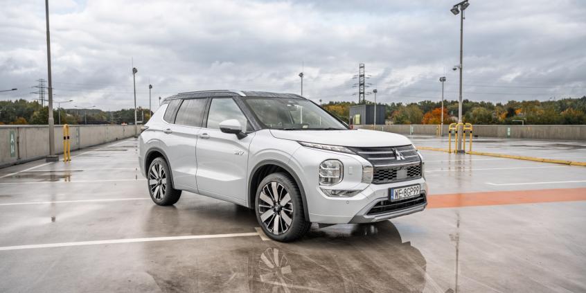Mitsubishi Outlander PHEV Instyle Plus to herezja w świecie downsizingu. Za to go lubię